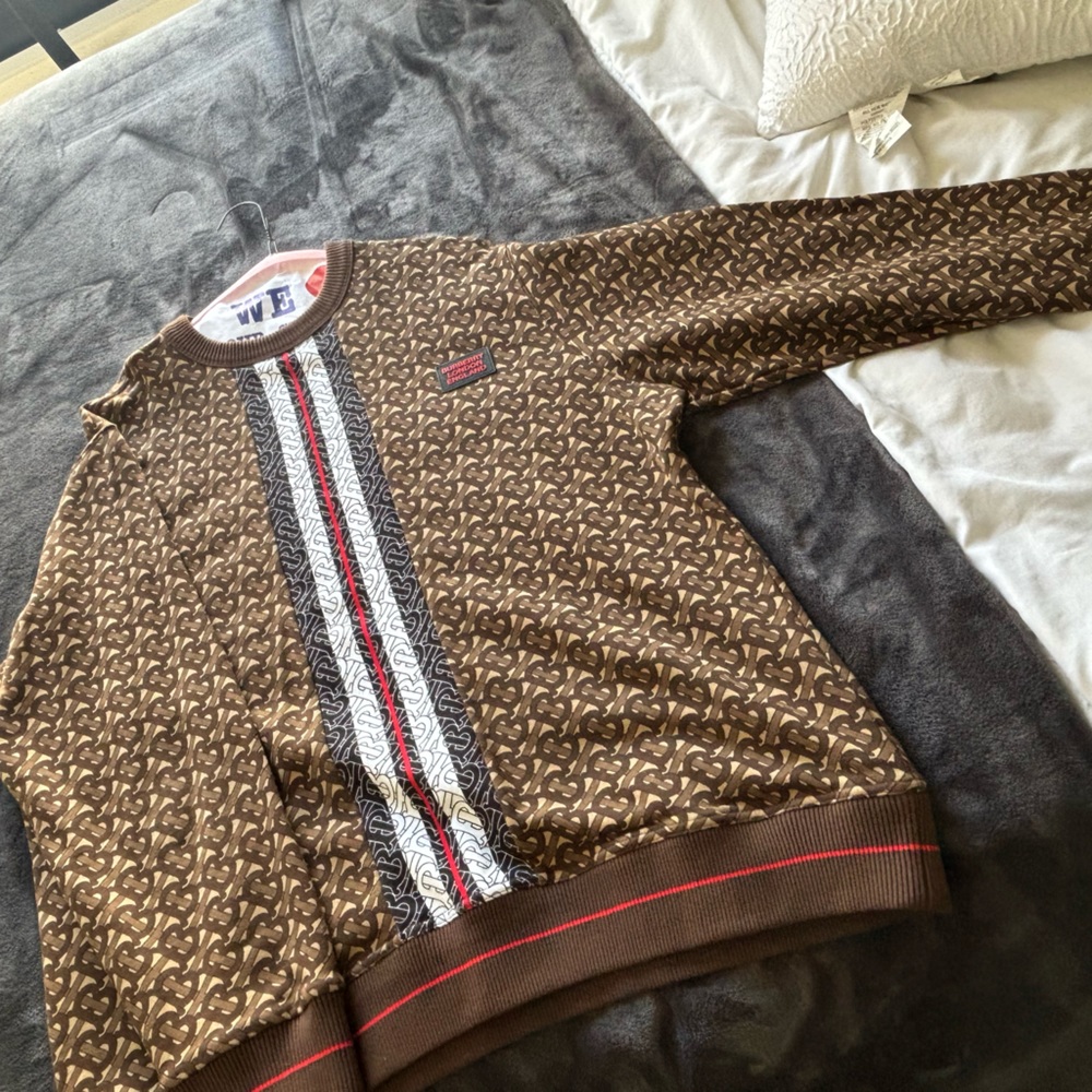 Burberry crewneck sweater